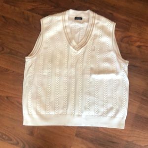 Izod vest with golfer size large